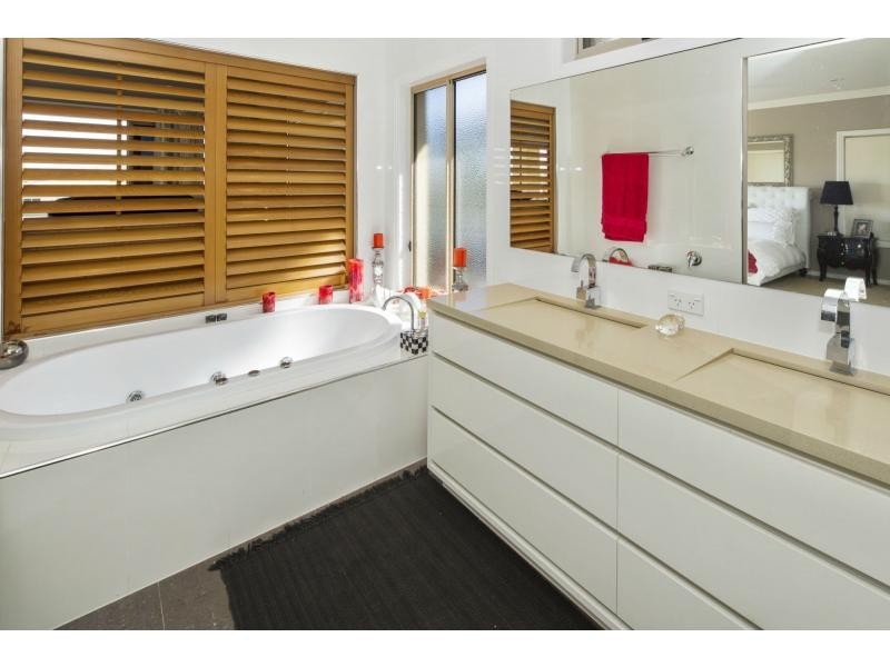 7408 Ellensbrook Drive, Hope Island QLD 4212