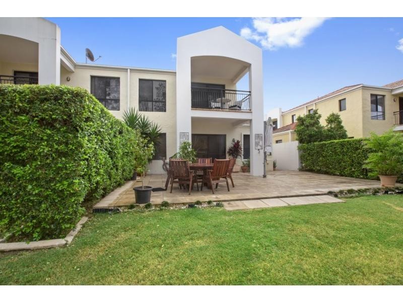 8880 Magnolia Drive East, Hope Island QLD 4212