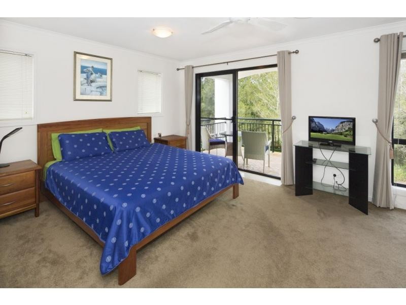 8880 Magnolia Drive East, Hope Island QLD 4212