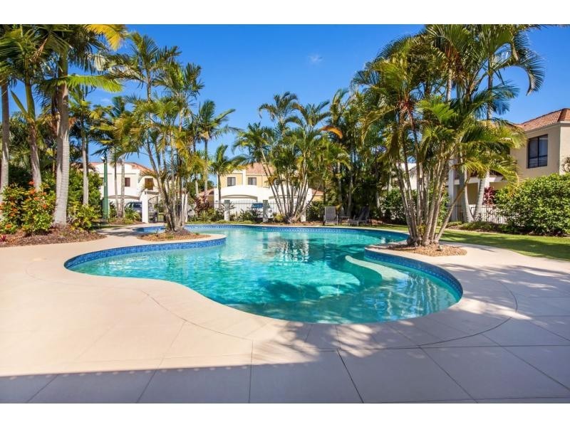 8880 Magnolia Drive East, Hope Island QLD 4212