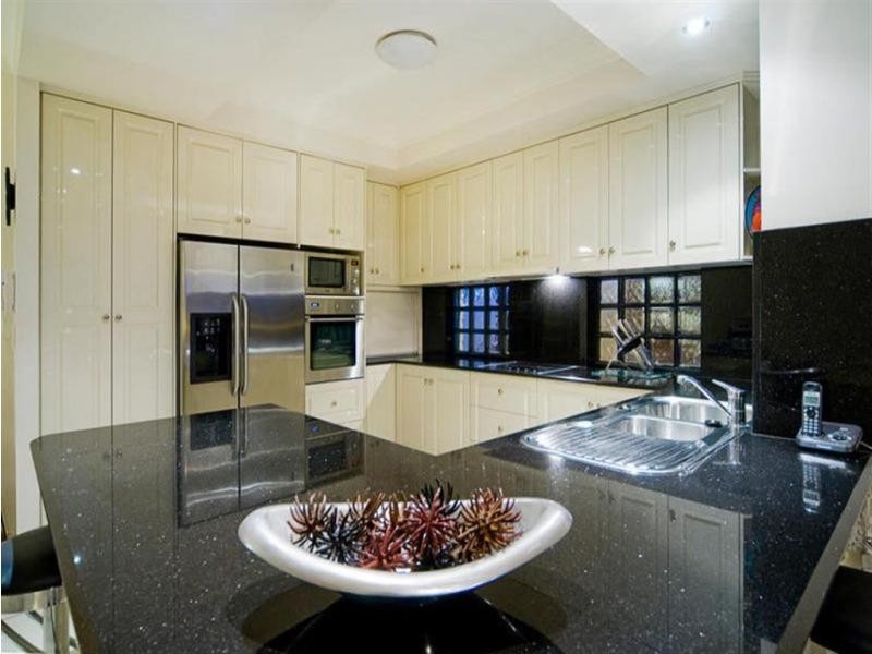 6 Saltair Grove, Helensvale QLD 4212