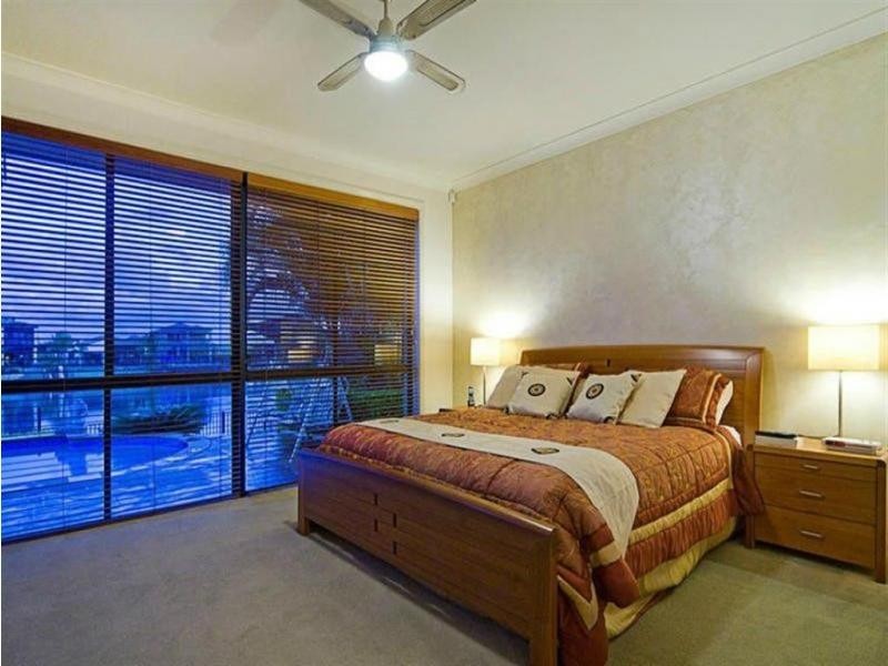 6 Saltair Grove, Helensvale QLD 4212