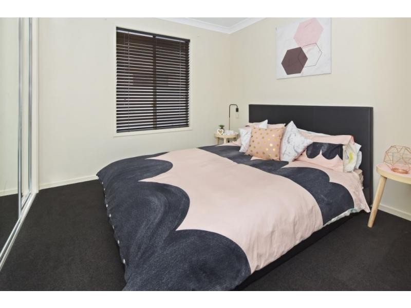 28 Harbourvue Court, Helensvale QLD 4212