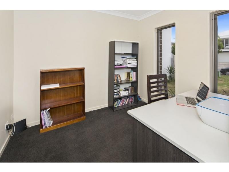 28 Harbourvue Court, Helensvale QLD 4212