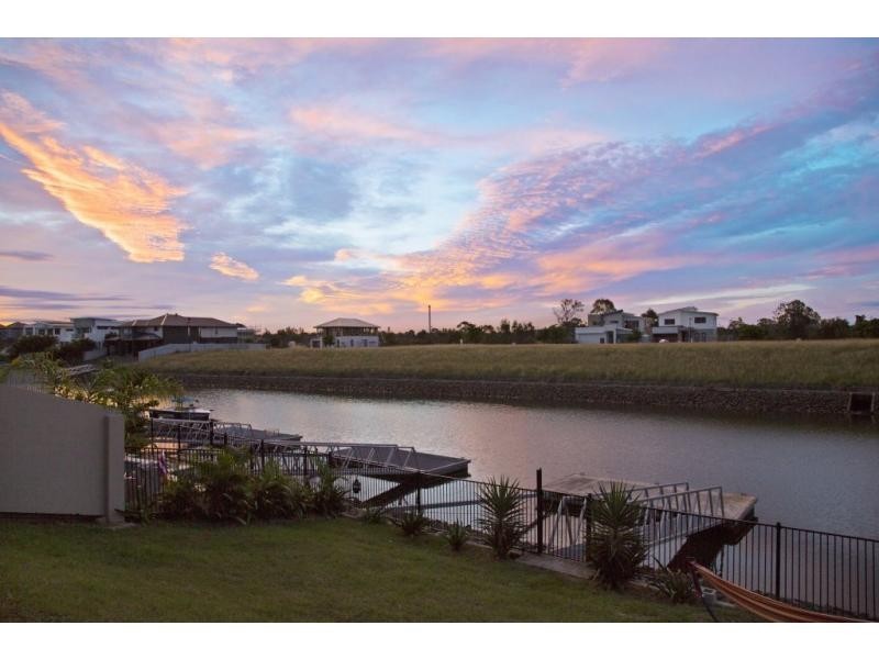 28 Harbourvue Court, Helensvale QLD 4212