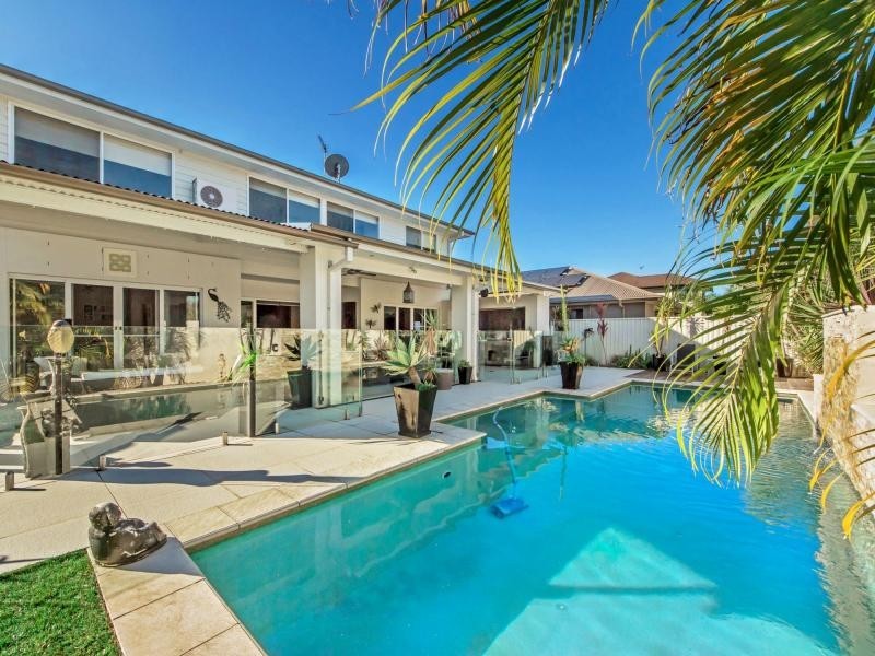 13 River Links Blvd East, Helensvale QLD 4212