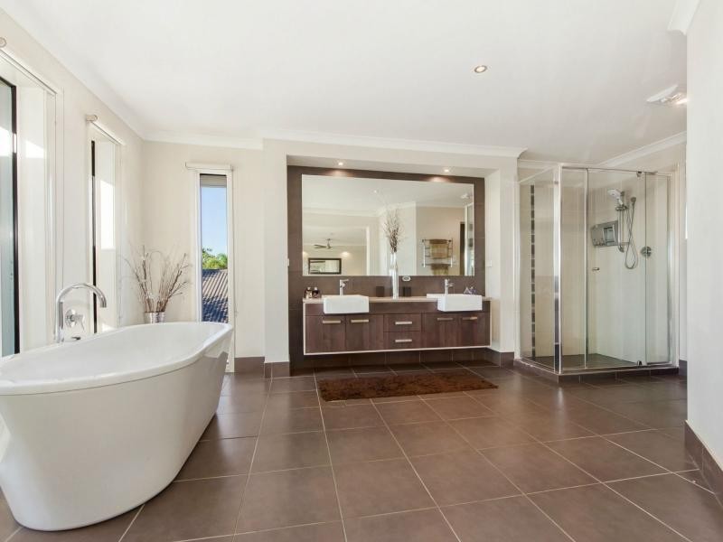 13 River Links Blvd East, Helensvale QLD 4212
