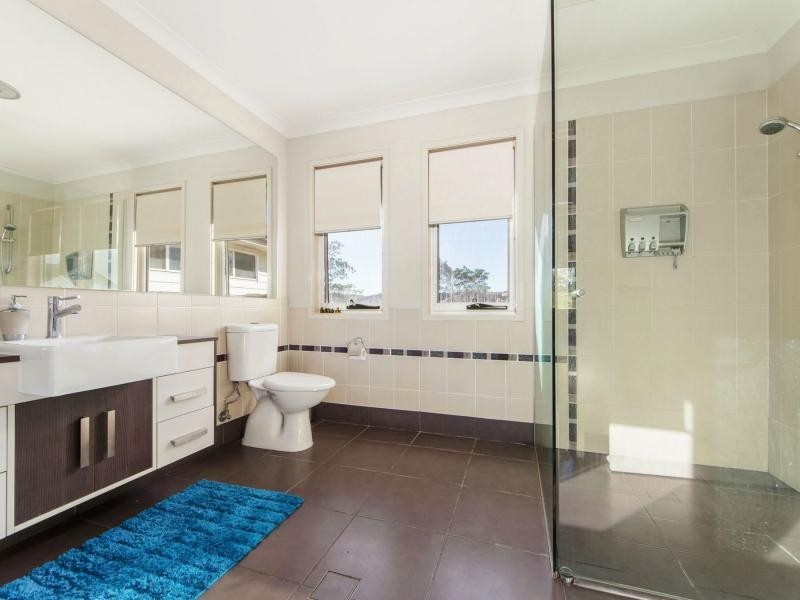 13 River Links Blvd East, Helensvale QLD 4212
