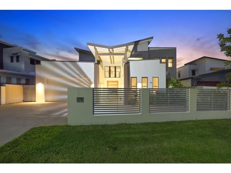 27 Quayside Drive, Helensvale QLD 4212