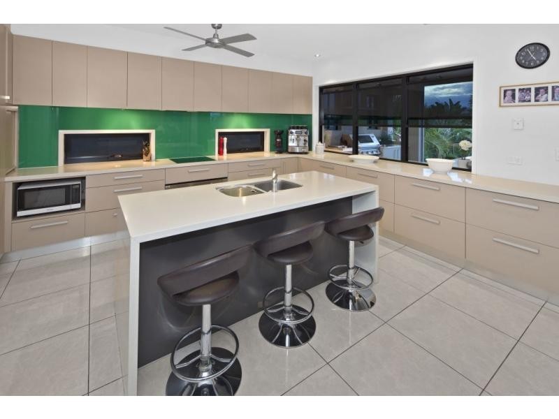 27 Quayside Drive, Helensvale QLD 4212