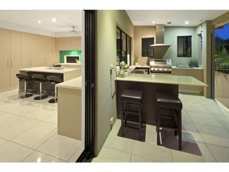 27 Quayside Drive, Helensvale QLD 4212