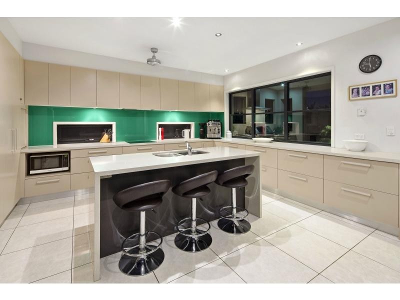 27 Quayside Drive, Helensvale QLD 4212