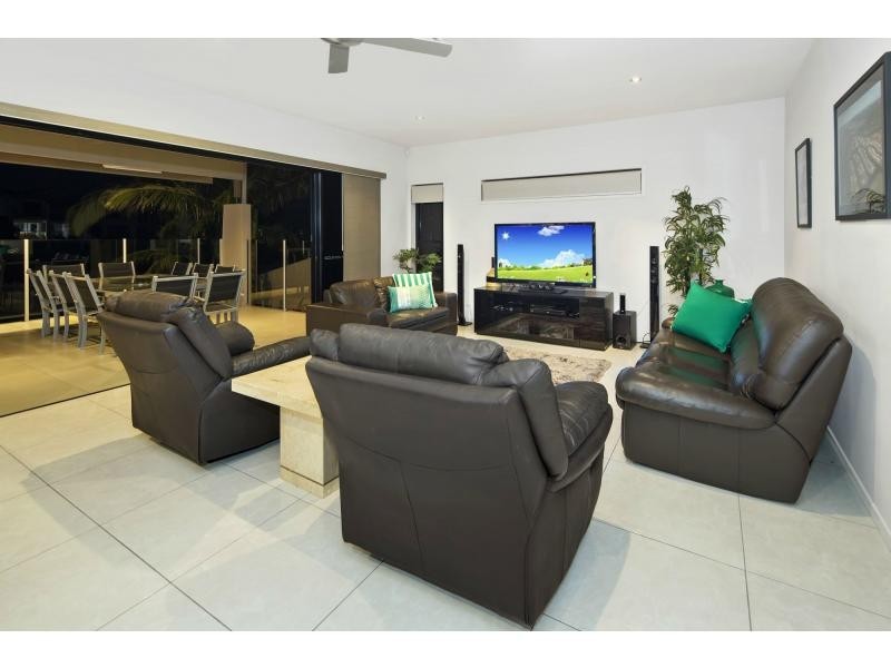 27 Quayside Drive, Helensvale QLD 4212