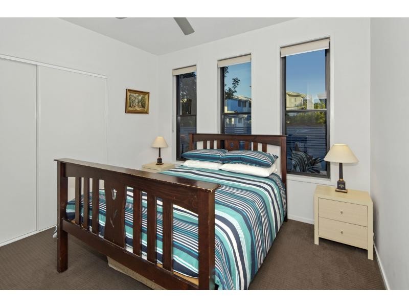 27 Quayside Drive, Helensvale QLD 4212