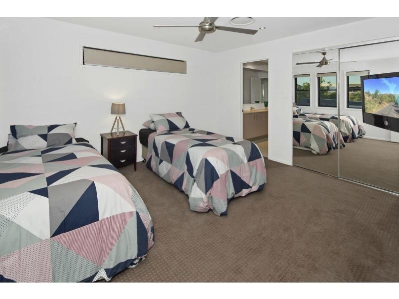 27 Quayside Drive, Helensvale QLD 4212