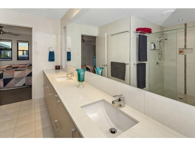 27 Quayside Drive, Helensvale QLD 4212