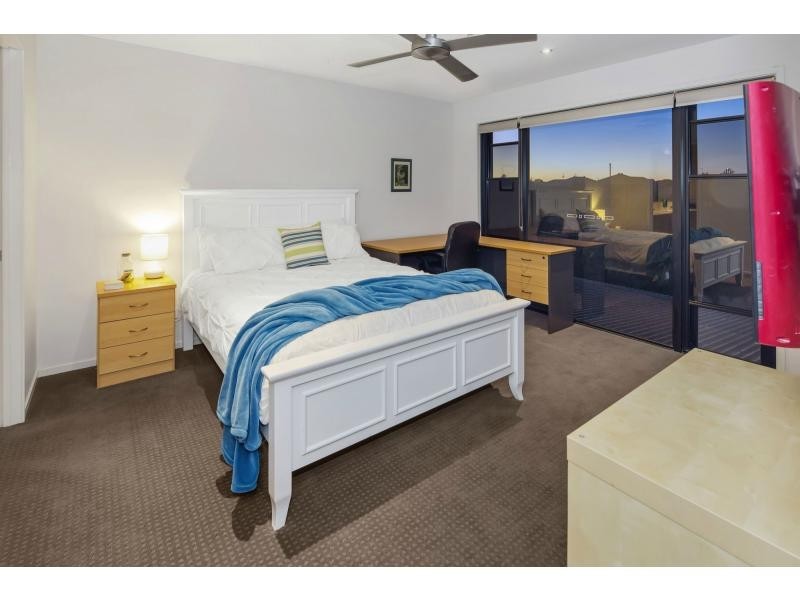 27 Quayside Drive, Helensvale QLD 4212