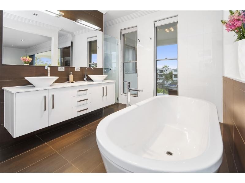 48 River Links Boulevard East, Helensvale QLD 4212