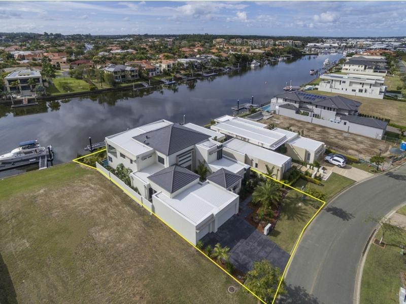 2602 Gracemere Circuit North, Hope Island QLD 4212