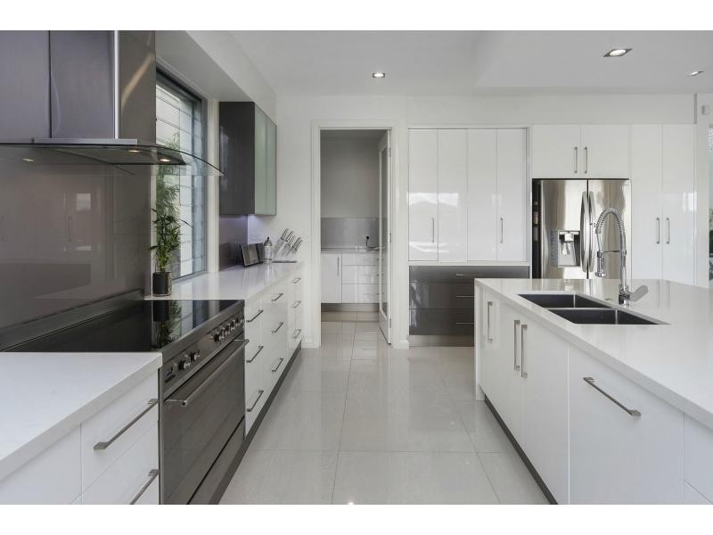 2602 Gracemere Circuit North, Hope Island QLD 4212