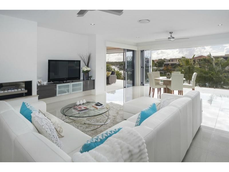 2602 Gracemere Circuit North, Hope Island QLD 4212