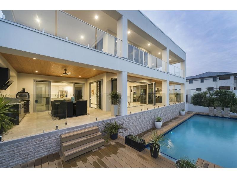 2602 Gracemere Circuit North, Hope Island QLD 4212