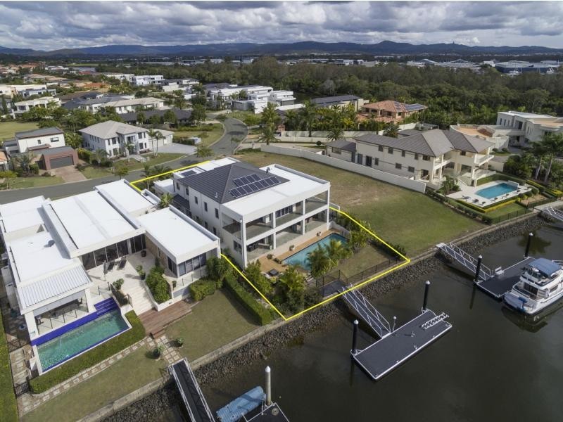 2602 Gracemere Circuit North, Hope Island QLD 4212