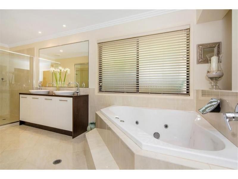 Coomera Waters QLD 4209