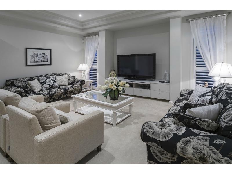 3108 Riverleigh Drive, Hope Island QLD 4212