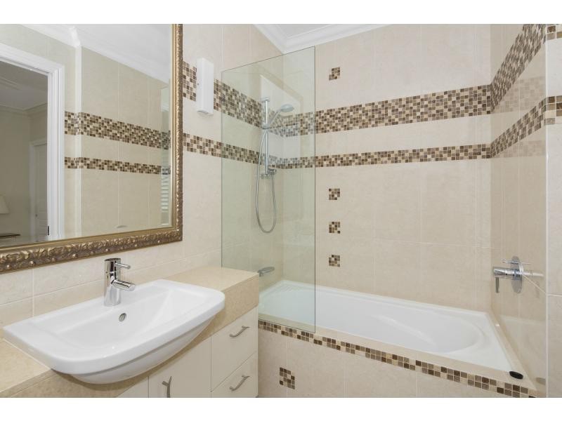 3108 Riverleigh Drive, Hope Island QLD 4212