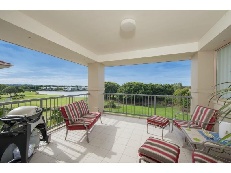 8438 Magnolia Drive East, Hope Island QLD 4212