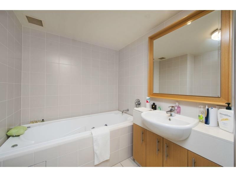 8438 Magnolia Drive East, Hope Island QLD 4212