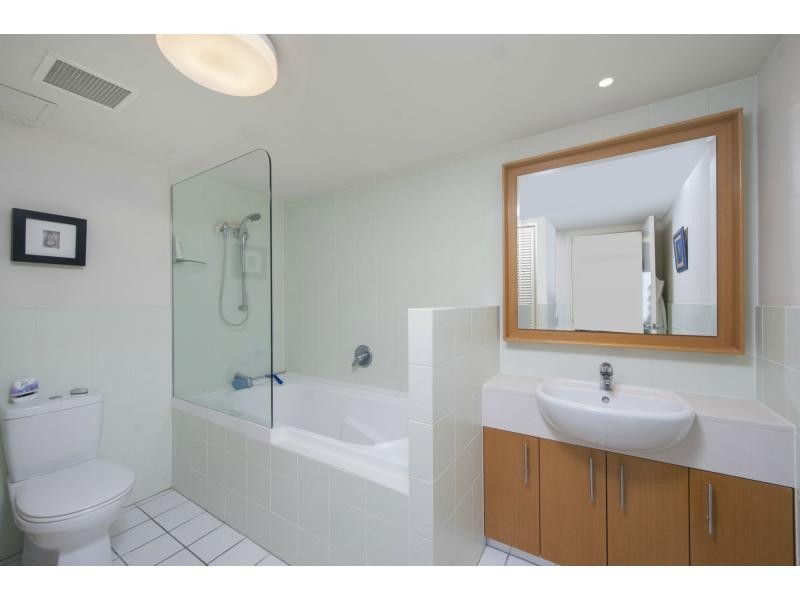 8438 Magnolia Drive East, Hope Island QLD 4212