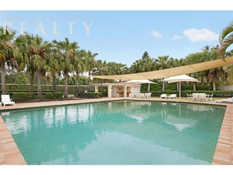 8438 Magnolia Drive East, Hope Island QLD 4212