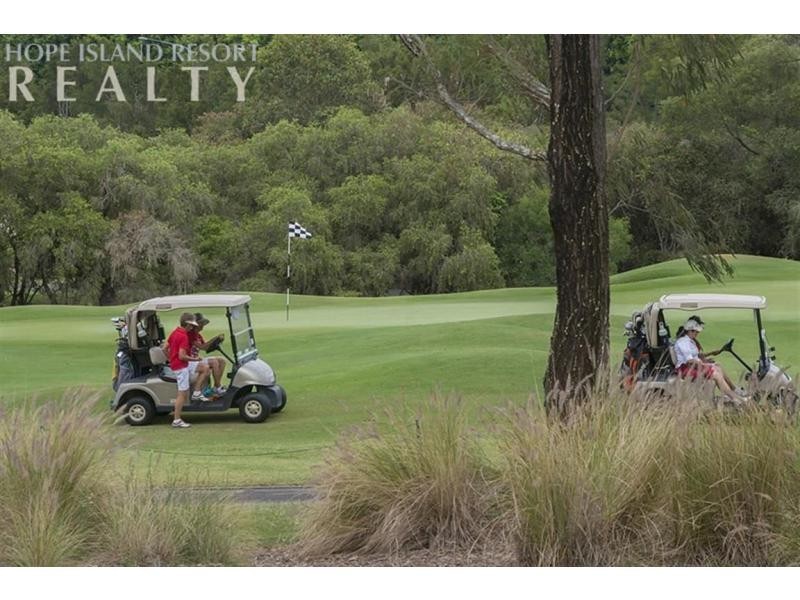 8438 Magnolia Drive East, Hope Island QLD 4212