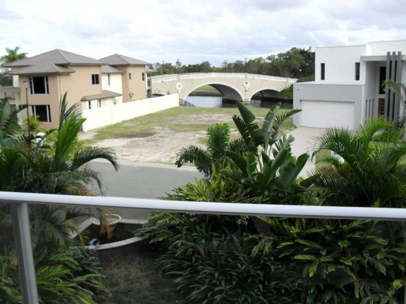 Hope Island QLD 4212