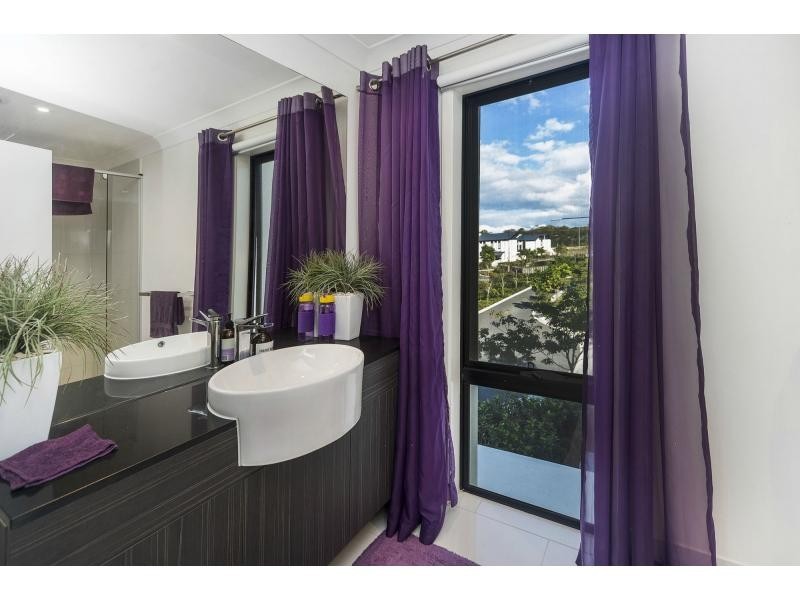 20/126 Marina Quays Boulevard, Hope Island QLD 4212