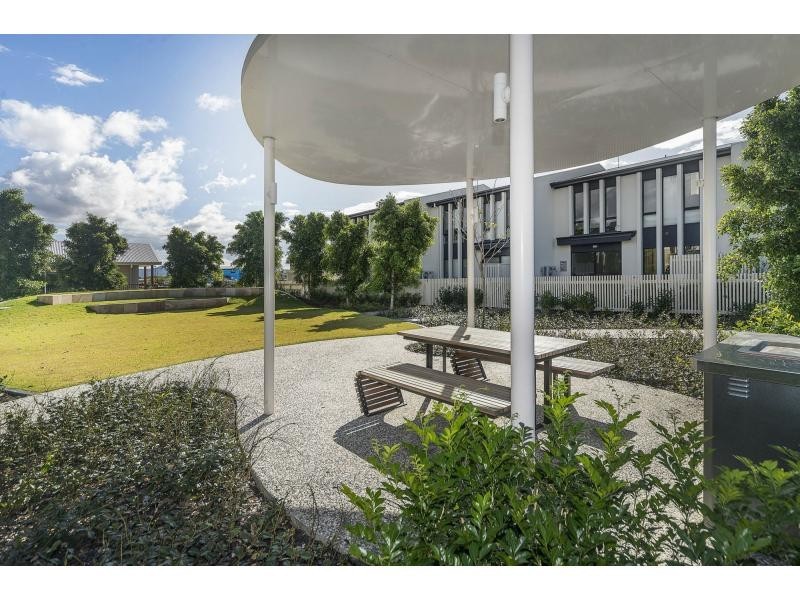 20/126 Marina Quays Boulevard, Hope Island QLD 4212