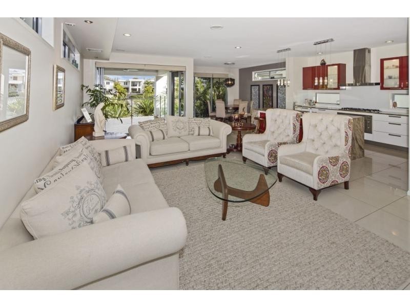 14 Quayside Drive, Helensvale QLD 4212