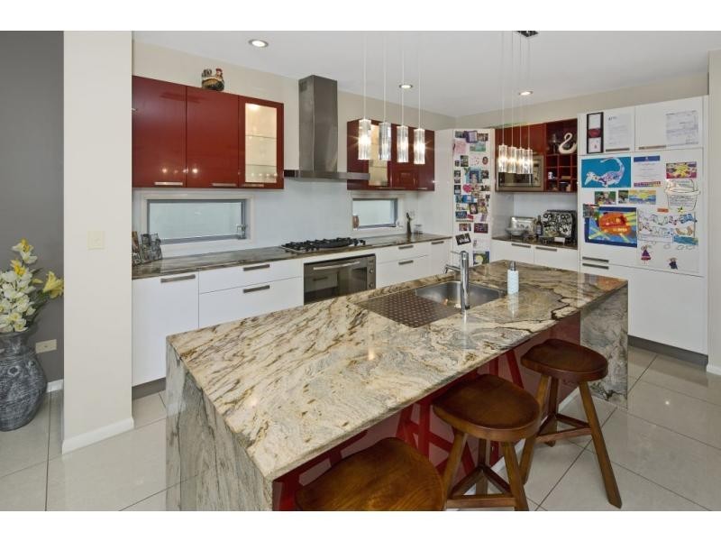 14 Quayside Drive, Helensvale QLD 4212