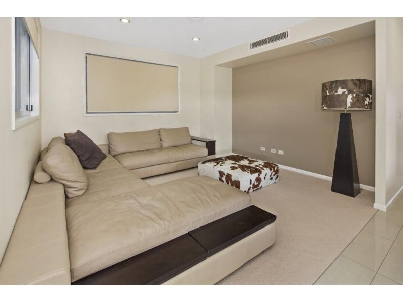 14 Quayside Drive, Helensvale QLD 4212