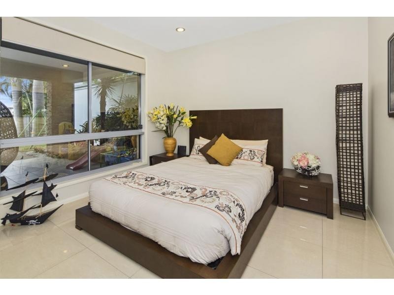 14 Quayside Drive, Helensvale QLD 4212