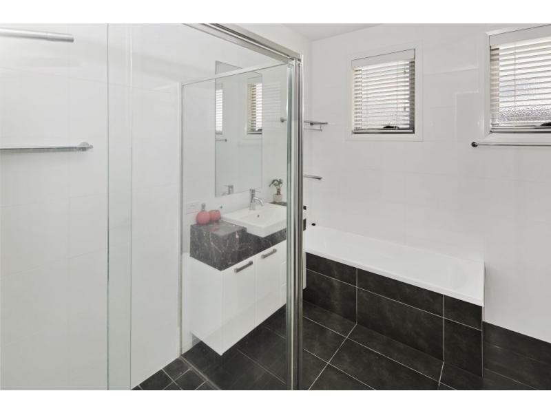 14 Quayside Drive, Helensvale QLD 4212