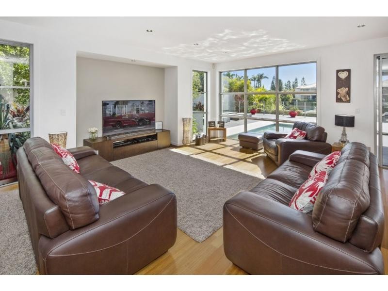 2203 Taromeo Court, Hope Island QLD 4212