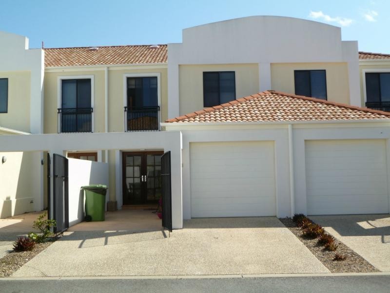 Hope Island QLD 4212