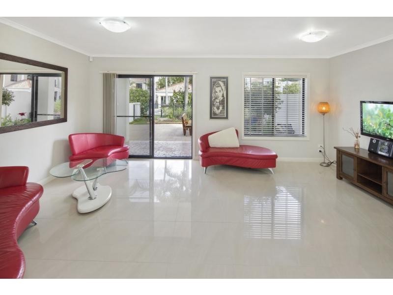 8893 Magnolia Drive East, Hope Island QLD 4212