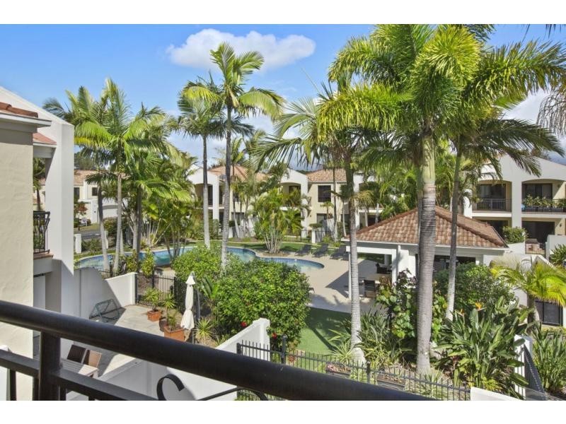 8893 Magnolia Drive East, Hope Island QLD 4212