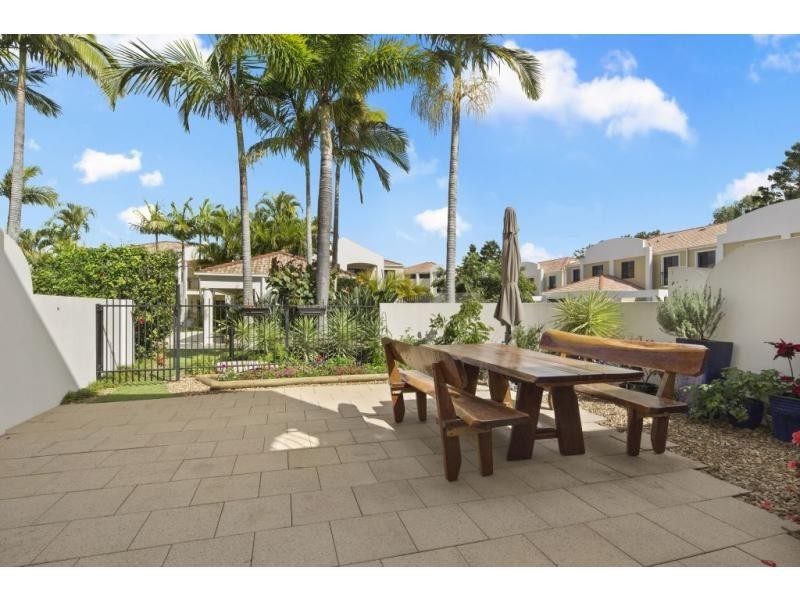 8893 Magnolia Drive East, Hope Island QLD 4212