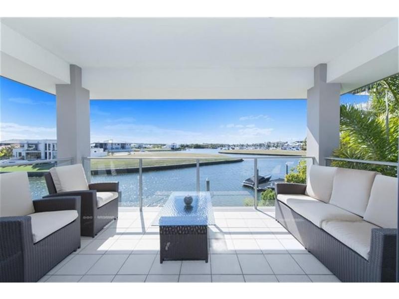 2245 Glengallon Way, Hope Island QLD 4212