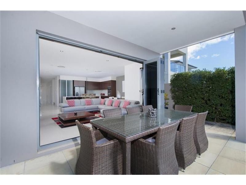 2245 Glengallon Way, Hope Island QLD 4212